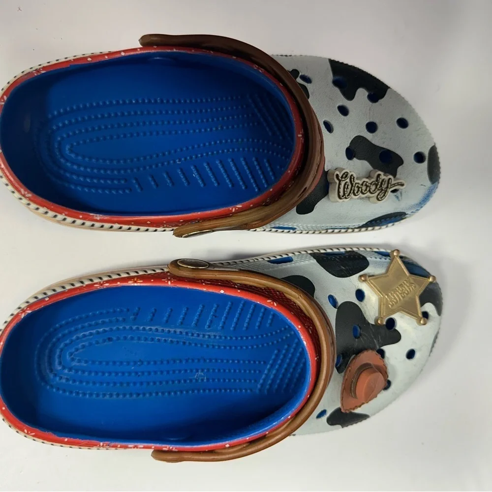 Kids Blue and Brown Clogs Crocs size 4